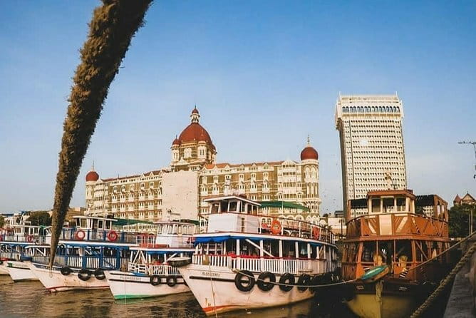 Twilight in Mumbai: Discover the City by Night with Food Options - Colaba Causeway at Night: Shopping Street Energy, No Daytime Sweat