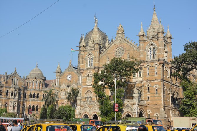 Two Days Mumbai Tour Package : City + Slum + Elephanta + Market - Two days in Mumbai: the smart structure behind the speed
