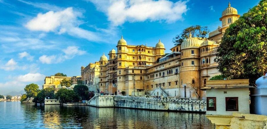 Udaipur: City Palace Museum Tour and Lake Pichola Boat Tour - Jagdish Temple, why the continuous worship date matters
