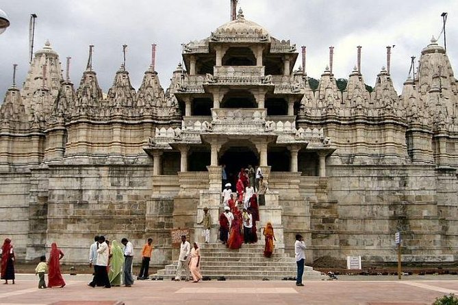Udaipur City Tour With Kumbhalgarh Fort & Ranakpur Jain Temple Tour In 2 Days - City Palace and Jagdish Temple: where your biggest story starts