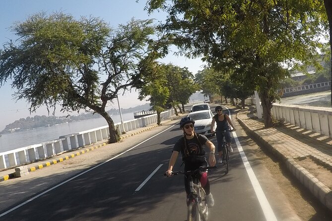 Udaipur Countryside Biking excursion - Stop 1: Lake Badi, your first big set of calm water views