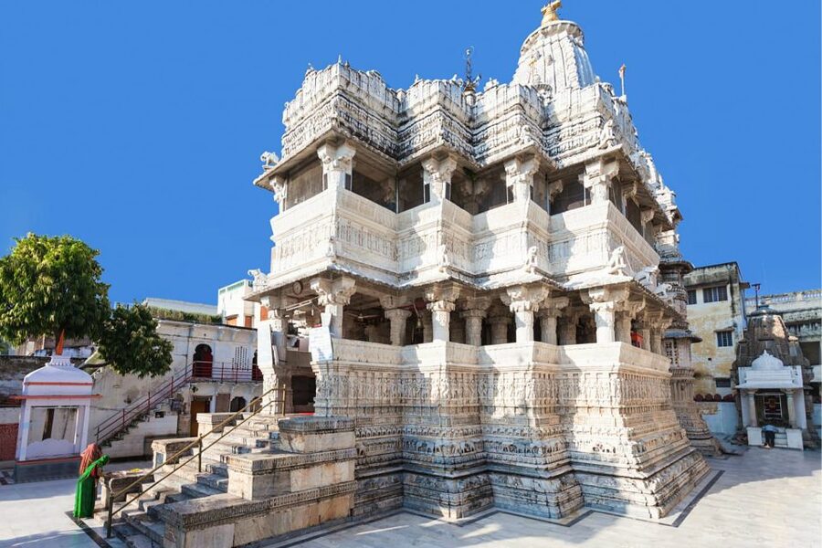 Udaipur: Full Day Private City Tour with Optional Boat Ride - How private transport and guide commentary change everything