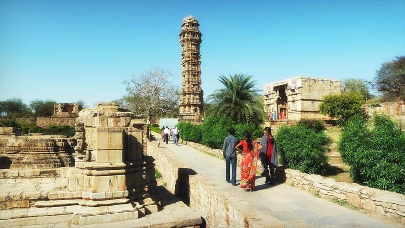 Udaipur: Guided Day Trip to Chittorgarh Fort - Vijay Stambh: why this Victory Tower matters