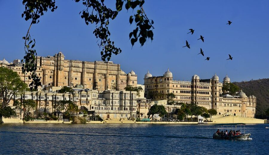 Udaipur: Guided Ghat Tour and Boat Ride - Udaipur’s ghats and lake views: why this is more than a quick loop