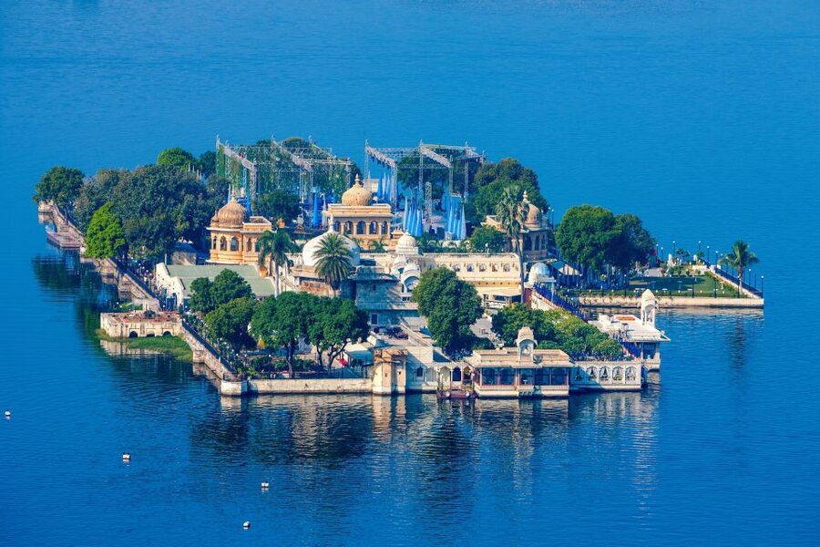 Udaipur: Guided Ghat Tour and Boat Ride - The Lake Pichola boat ride via Jag Mandir Palace: the view shift that sells the tour