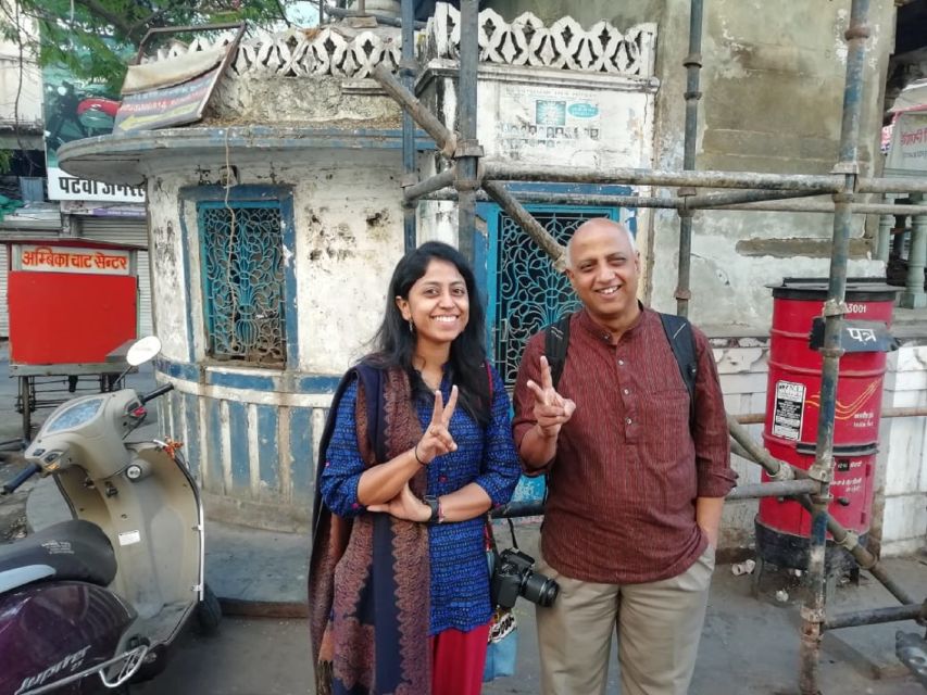 Udaipur: Guided Ghat Tour and Boat Ride - What the small-group format means for your experience