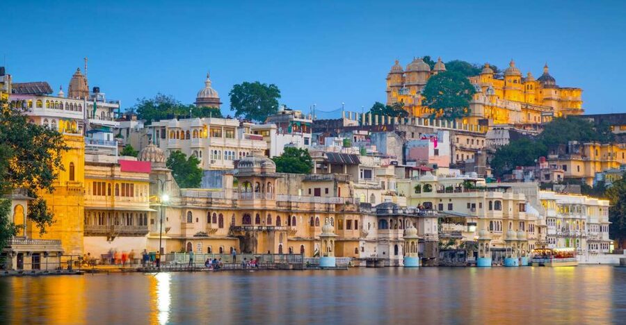 Udaipur: Guided Ghat Tour and Boat Ride - Getting started at Restaurant Ambrai, and how to show up ready