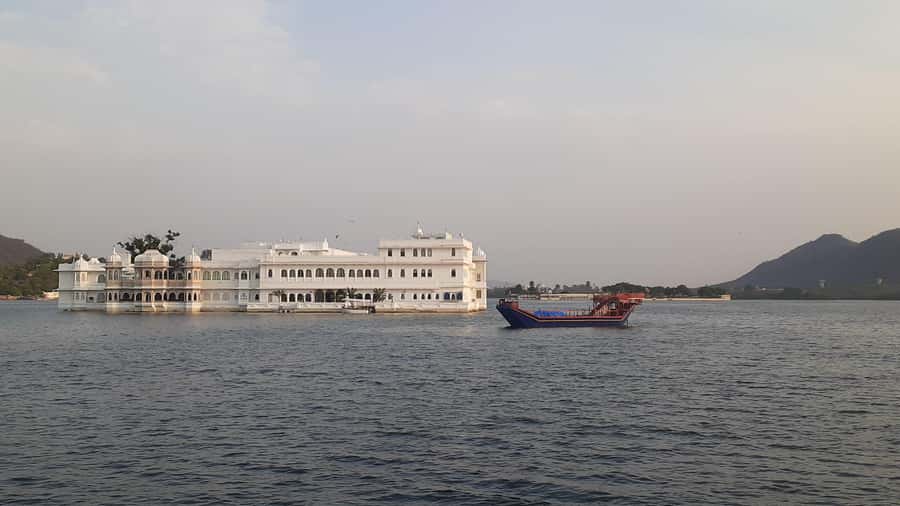 Udaipur Highlights: Private City Sightseeing guided tour - Udaipur City Palace: royal power you can still feel