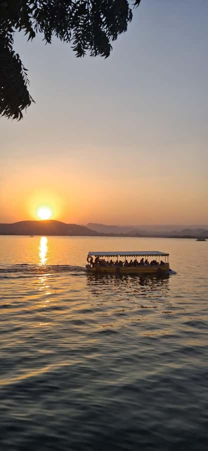 Udaipur Highlights: Private City Sightseeing guided tour - Old city lanes, ghat viewpoints, and real everyday Udaipur