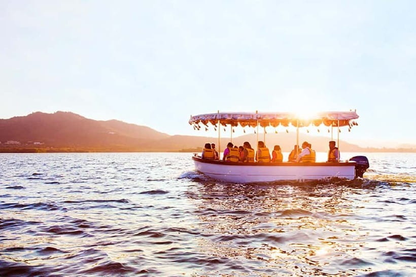 Udaipur: Private Full-Day Sightseeing Tour with a Tour Guide - Lunch, Then A Vintage and Classic Car Museum Detour