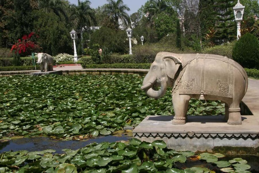 Udaipur Private Half/Full Day Sightseeing Tour by Car+Guide - Private car and English guidance through Udaipur