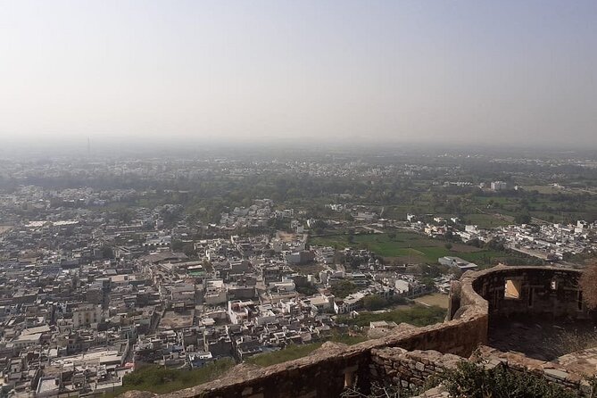 Udaipur Sightseeing Day Tour with Professional Guide and Driver - Lake Pichola: a famous shoreline, timed for your comfort