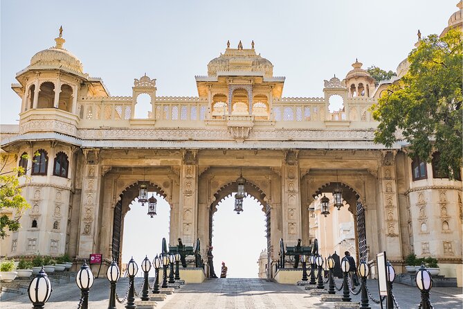 Udaipur Sightseeing Tour Package with Guide and Private Taxi - How This 8-Hour Private Plan Feels in Real Life
