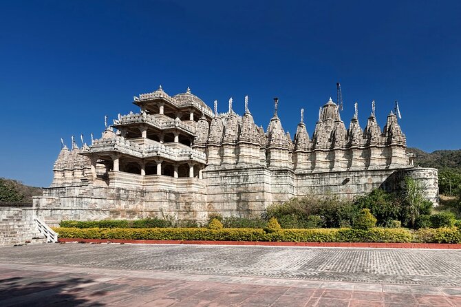 Udaipur to Jodhpur Drop with Kumbhalgarh Fort & Ranakpur Stop - Entrance fees and food: budget like a pro