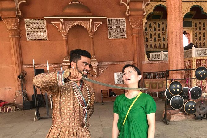 Unveiling Bollywood: Grand Tour of Iconic Real Sets & Their Story - Time on your feet, what to pack, and who fits this day
