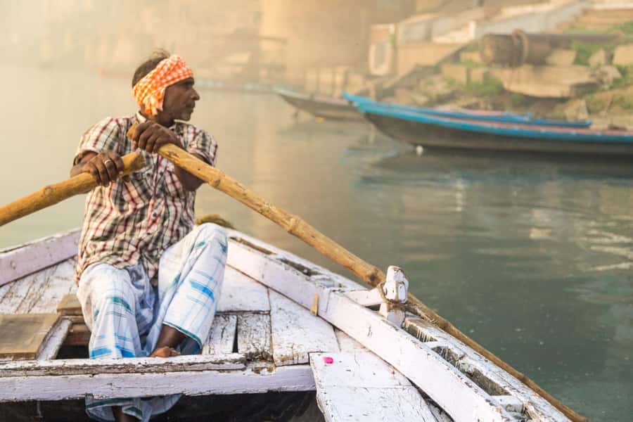 Varanasi: 3-Hour Evening Aarti Tour and Boat Ride - Evening Aarti on the Ganges: What the 3 Hours Are Really Like