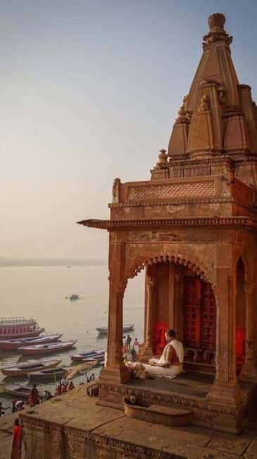 Varanasi: Ancient ghat walk tour with local guide - Assi Ghat: A Serene Beginning That Sets the Tone