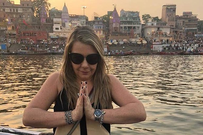 Varanasi Experience 01 Night -02 Days Tour - Ganga Aarti at the ghats, plus a boat ride with masala tea