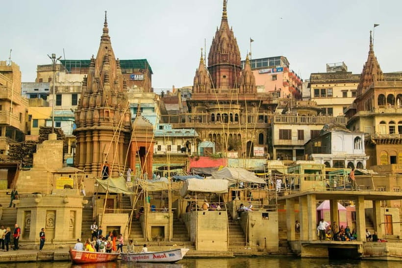 Varanasi Landmark Evening City Tour - Aarti & Boating - Key things that make this Varanasi evening tour work