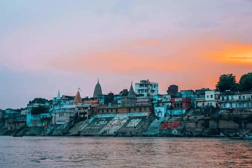 Varanasi Landmark Evening City Tour - Aarti & Boating - Dashashwamedh Ghat stop: where the evening really gathers strength