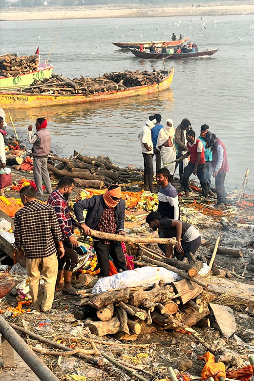 Varanasi: Manikarnika Ghat (Oldest Cremation Site) Tour - Key things to know before you go