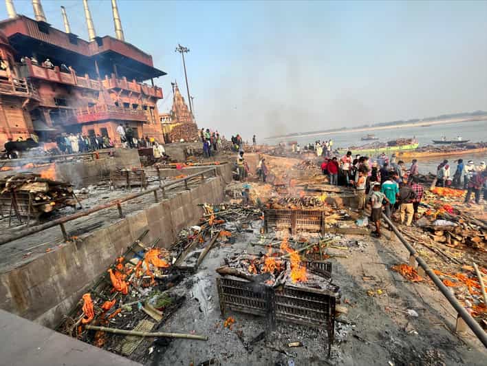 Varanasi: Manikarnika Ghat (Oldest Cremation Site) Tour - Manikarnika Ghat, Mahasamshan, the oldest cremation steps