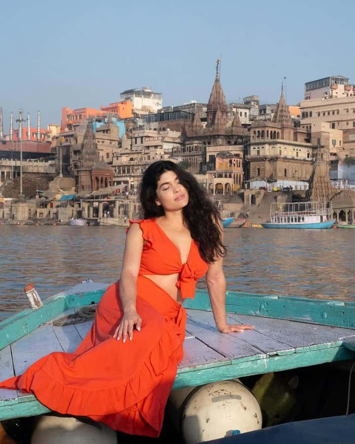 Varanasi: Private Heritage Walking Tour & Sunrise Boat Ride - Key highlights at a glance