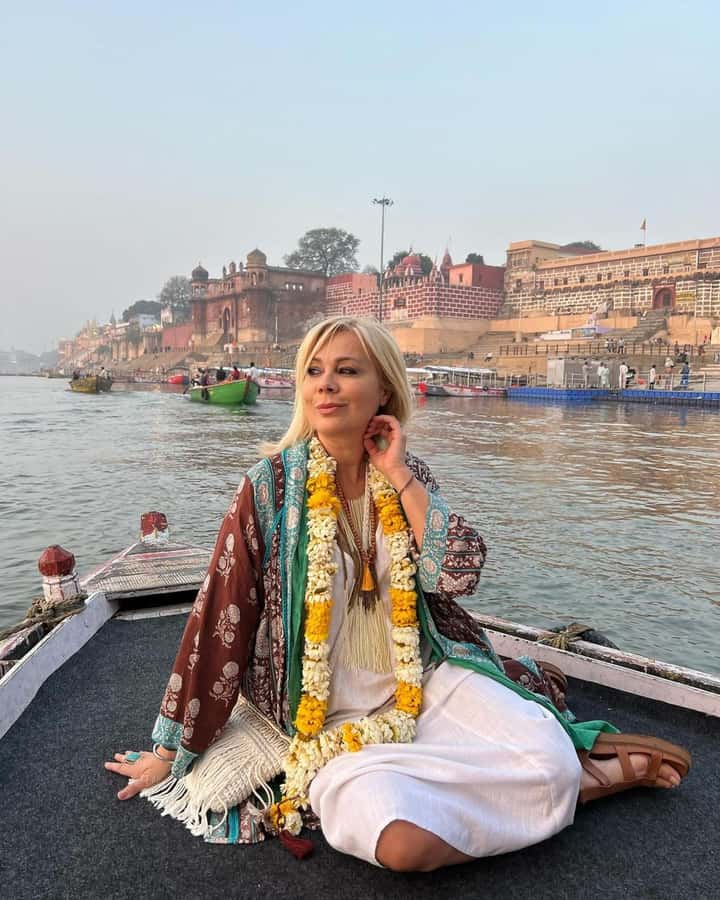 Varanasi: Private Heritage Walking Tour & Sunrise Boat Ride - St. Thomas Church start, then a smooth jump into the old city