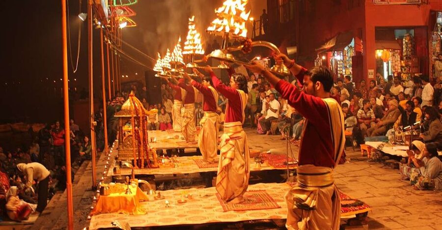Varanasi & Sarnath: Full-Day Tour with Ganges Boat Ride - Pickup at 05:30, then a day that moves fast