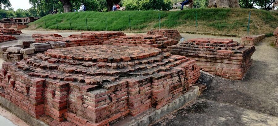 Varanasi & Sarnath: Full-Day Tour with Ganges Boat Ride - Banaras Hindu University and the Birla Vishwanath Temple visit