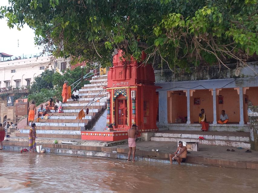 Varanasi: Sunrise Boat Tour with Arti Ceremony - Photo Tips for Sunrise on the Ganges (Without Getting in the Wrong Place)