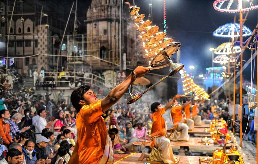 Varanasi Sunset Tour with Ganga Aarti & Free Boat Ride - Who should book this Varanasi sunset tour?