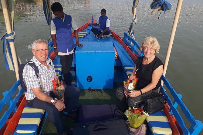 Varanasi tour in one day - Sunrise on the Ganges: the boat ride that sets the tone