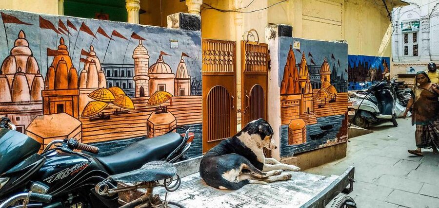 Varanasi Walking and Heritage Tour - Manikarnika Kund and tea: the pause that changes how you see the ghats