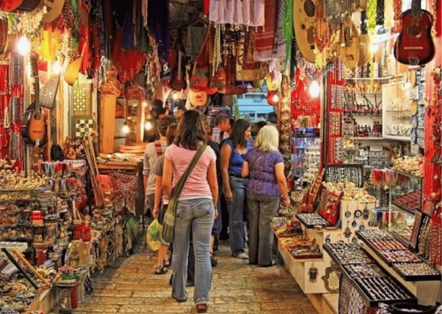 Vibrant Markets of Mumbai (2 Hours Guided Walking Tour) - Entering Mumbai Through the Market Lanes