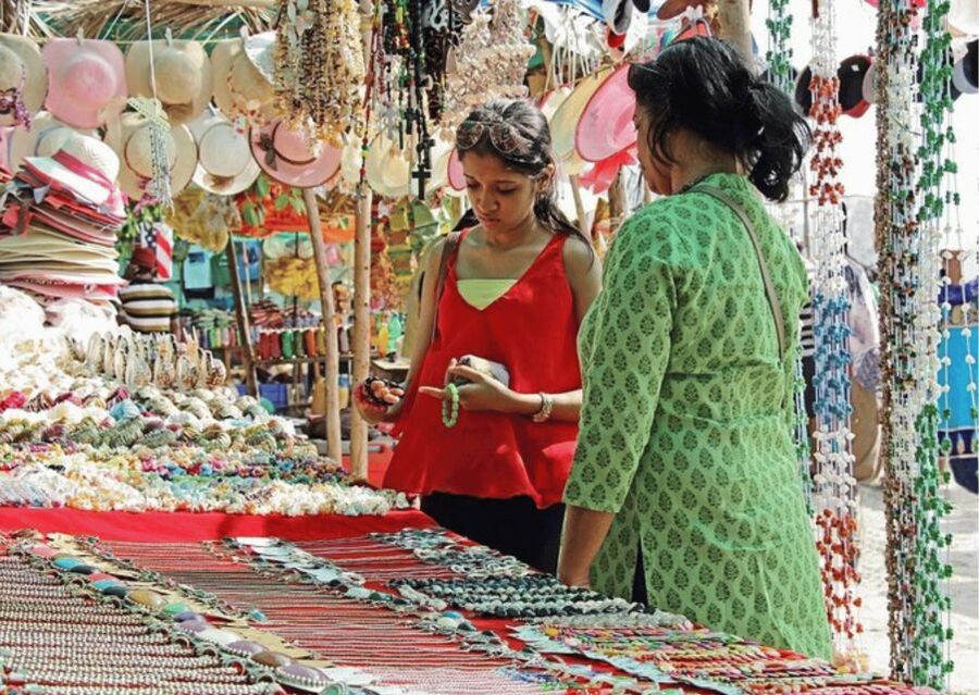 Vibrant Markets of Mumbai (2 Hours Guided Walking Tour) - Bhuleshwar, Kalbadevi, Chor Bazaar, and the Flower Street Loop