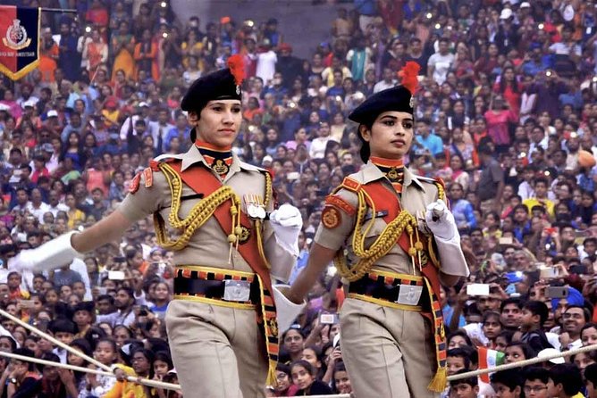 Wagah Border Amritsar Sightseeing Taxi - The Wagah Border ceremony: what you’re really going for
