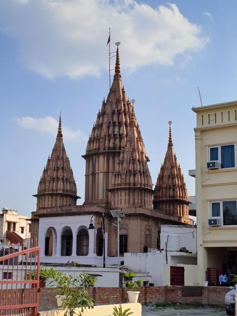 Walking Tour in the old part of the city of Varanasi - Price and value: what $28 buys you in old-town Varanasi