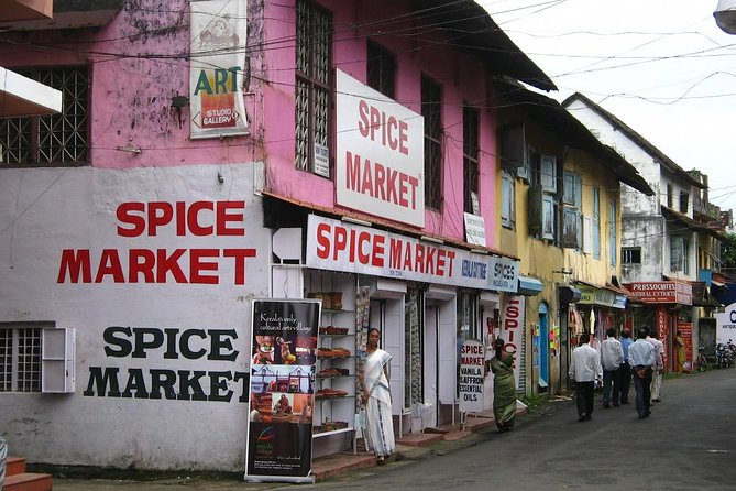 Walking Tour Of Fortkochi & Local Lunch - Walking Fort Kochi with a guide who ties streets to stories